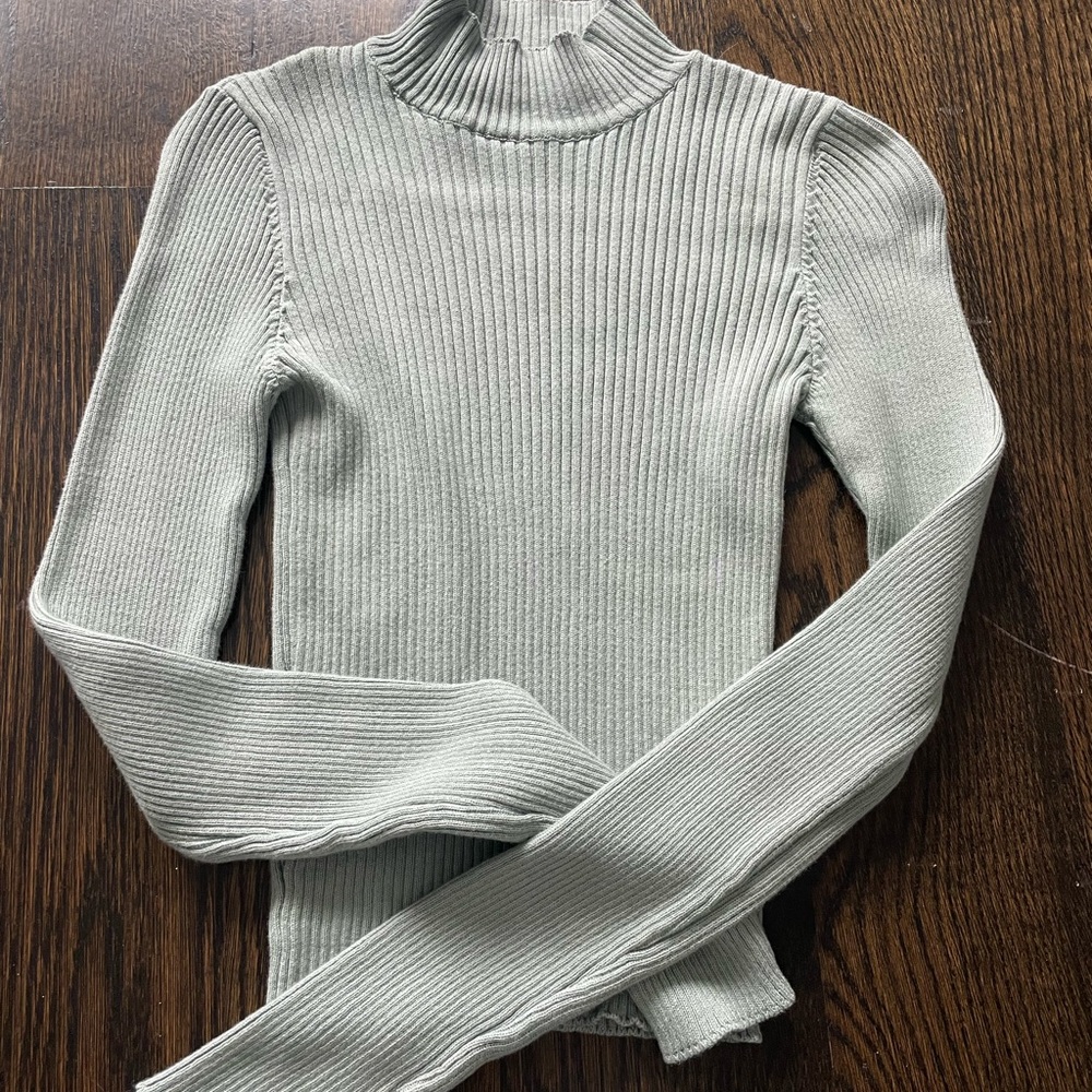 Brandy Melville, green, long sleeve